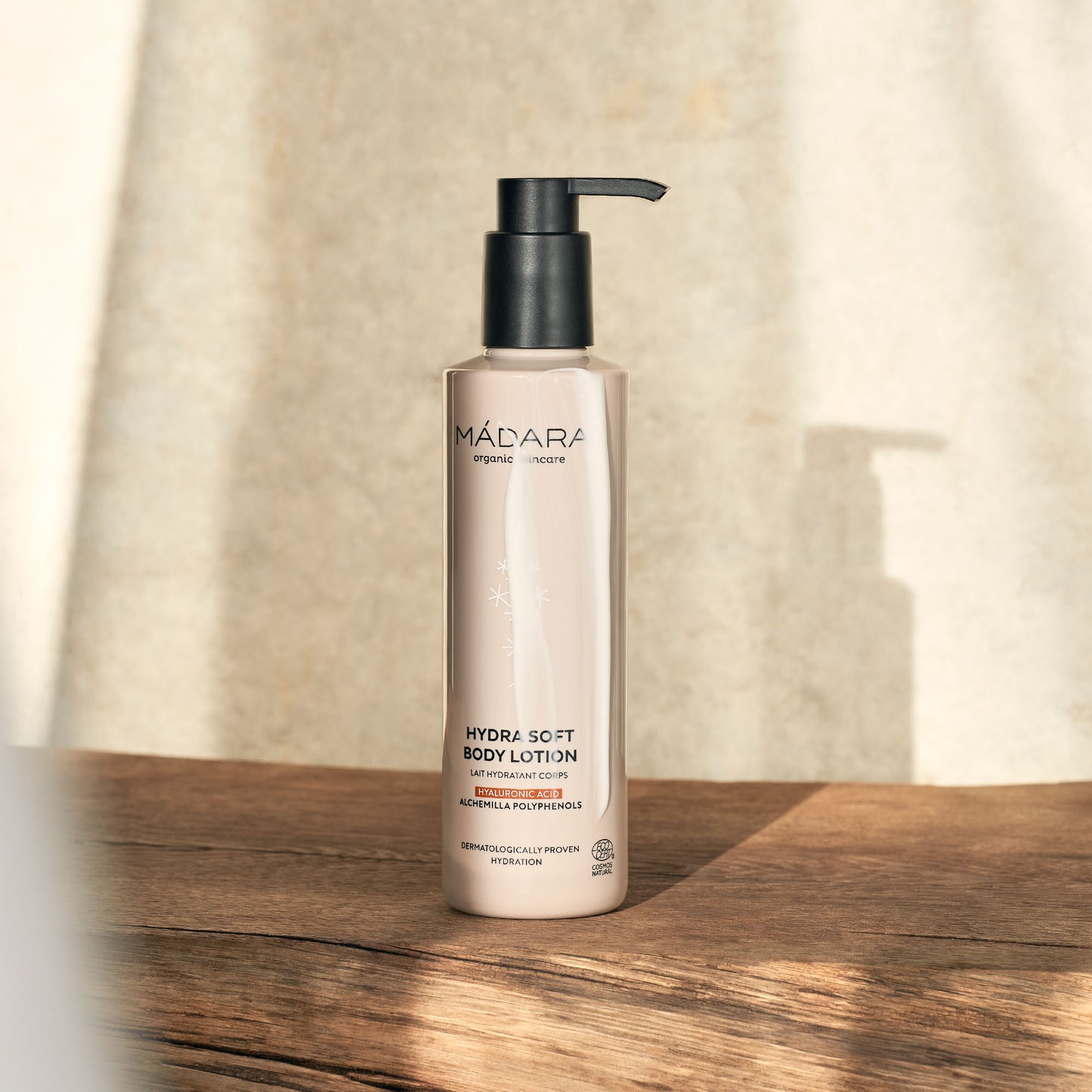 Mádara HYDRA SOFT feuchtigkeitsspendende Körperlotion 250 ml