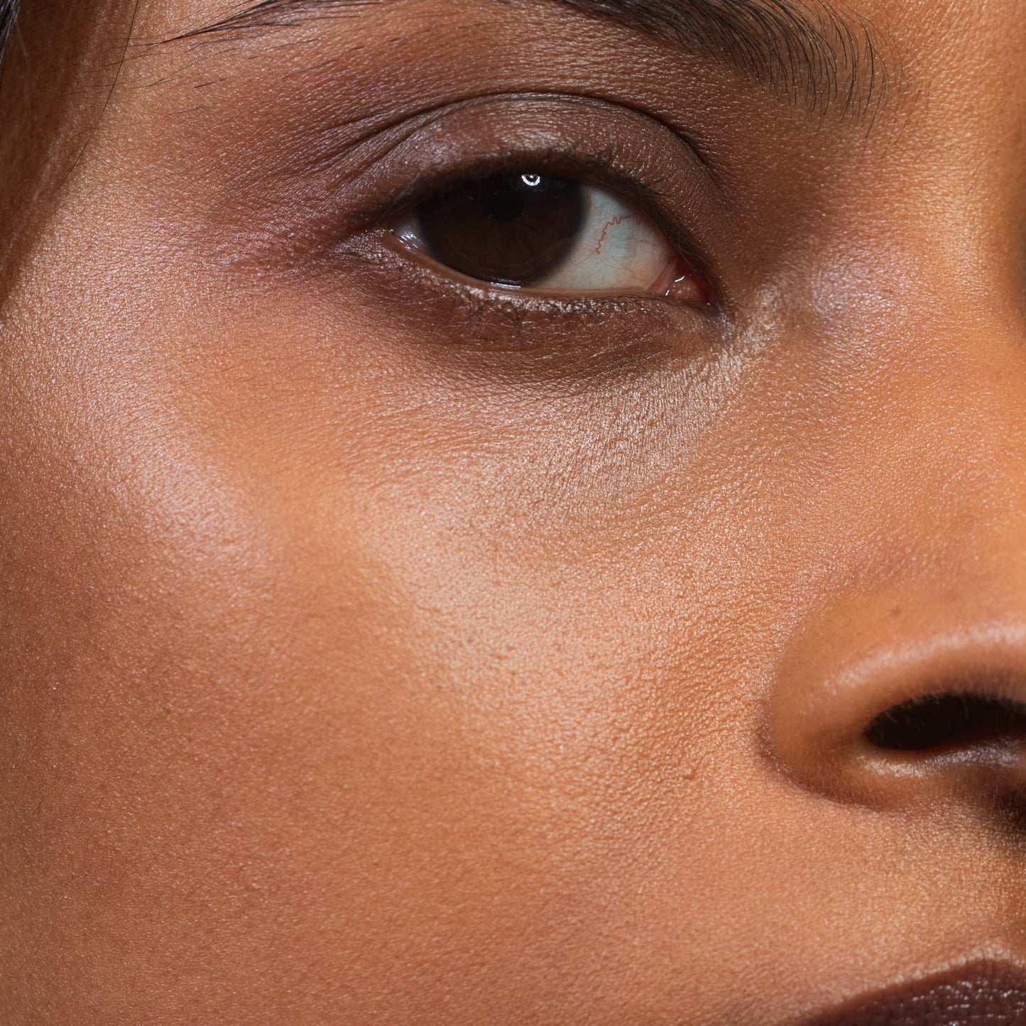 Madara H2O Tint getöntes Hyaluron-Serum, #5 DREAM FLOWER, 30 ml