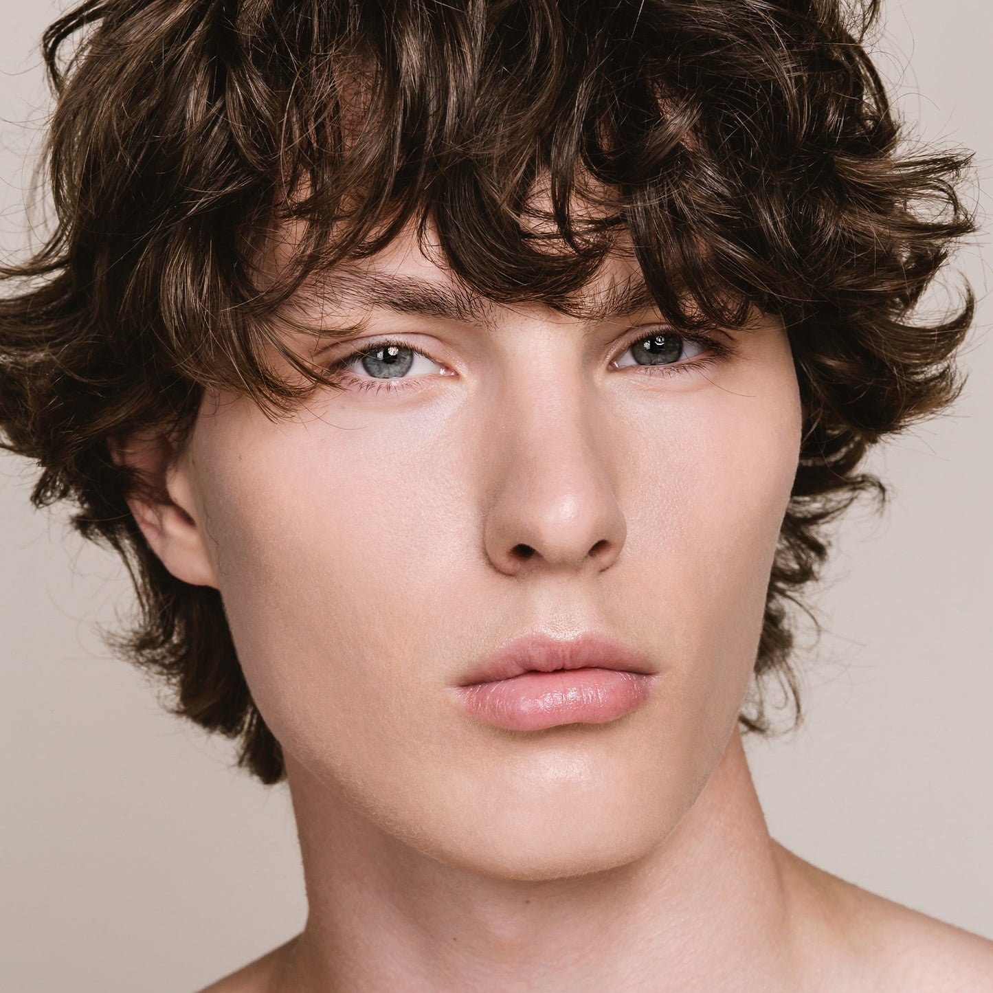 Madara Skin Equal Foundation #20 Ivory, 30 ml - die Naturcosmetic