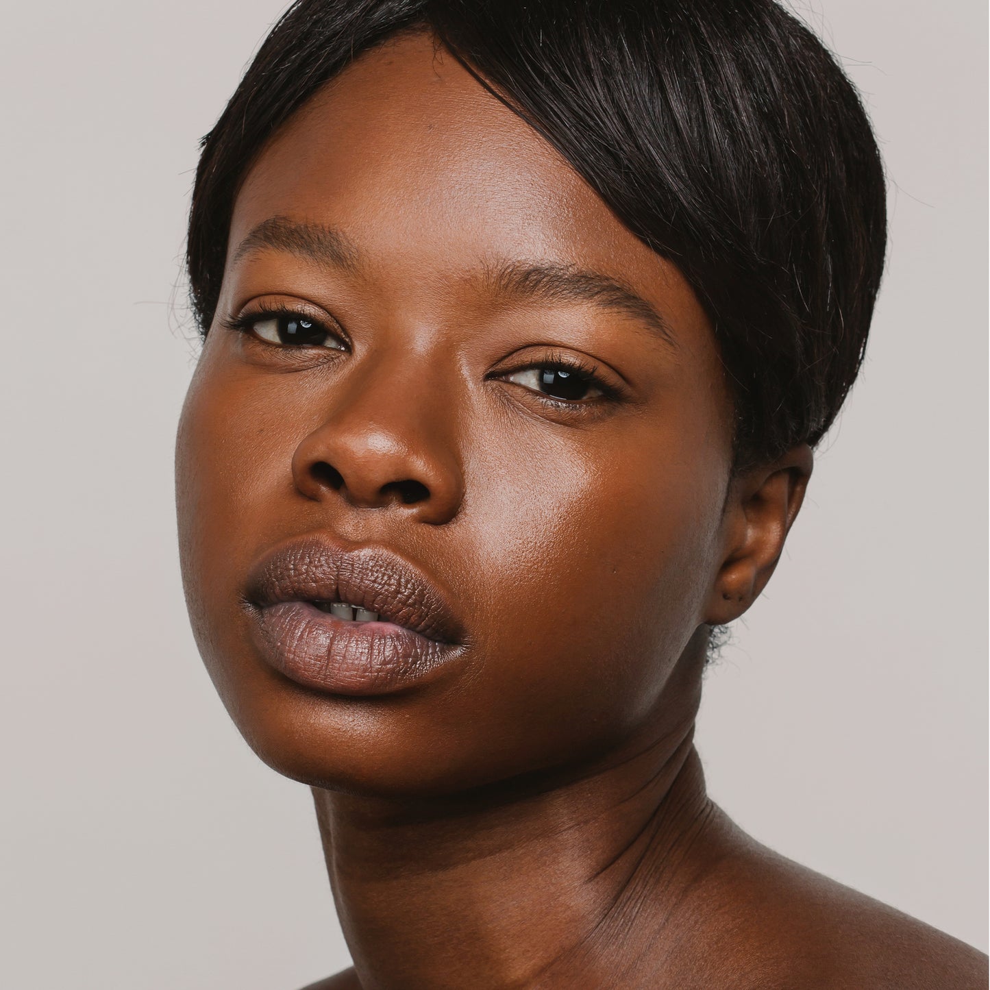 Madara Skin Equal Foundation #90 Chestnut, 30 ml - die Naturcosmetic