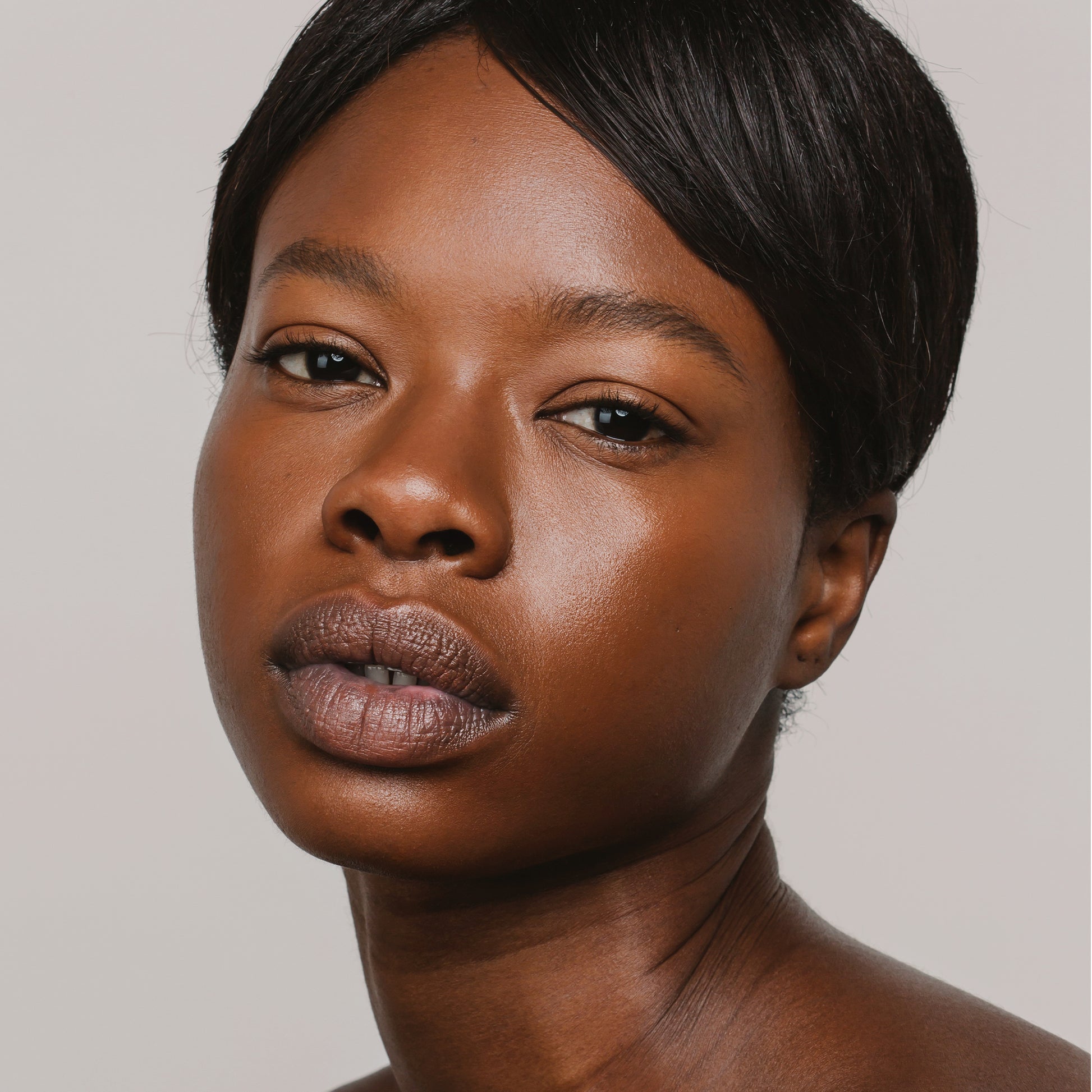 Madara Skin Equal Foundation #90 Chestnut, 30 ml - die Naturcosmetic