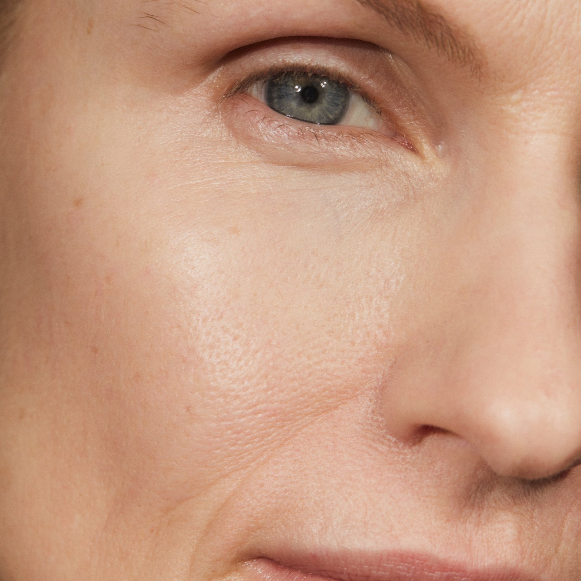 Madara Mineralischer Gesichtspuder - Air Equal Soft Mineral Powder Nr. 0 Translucent 9 g - die Naturcosmetic