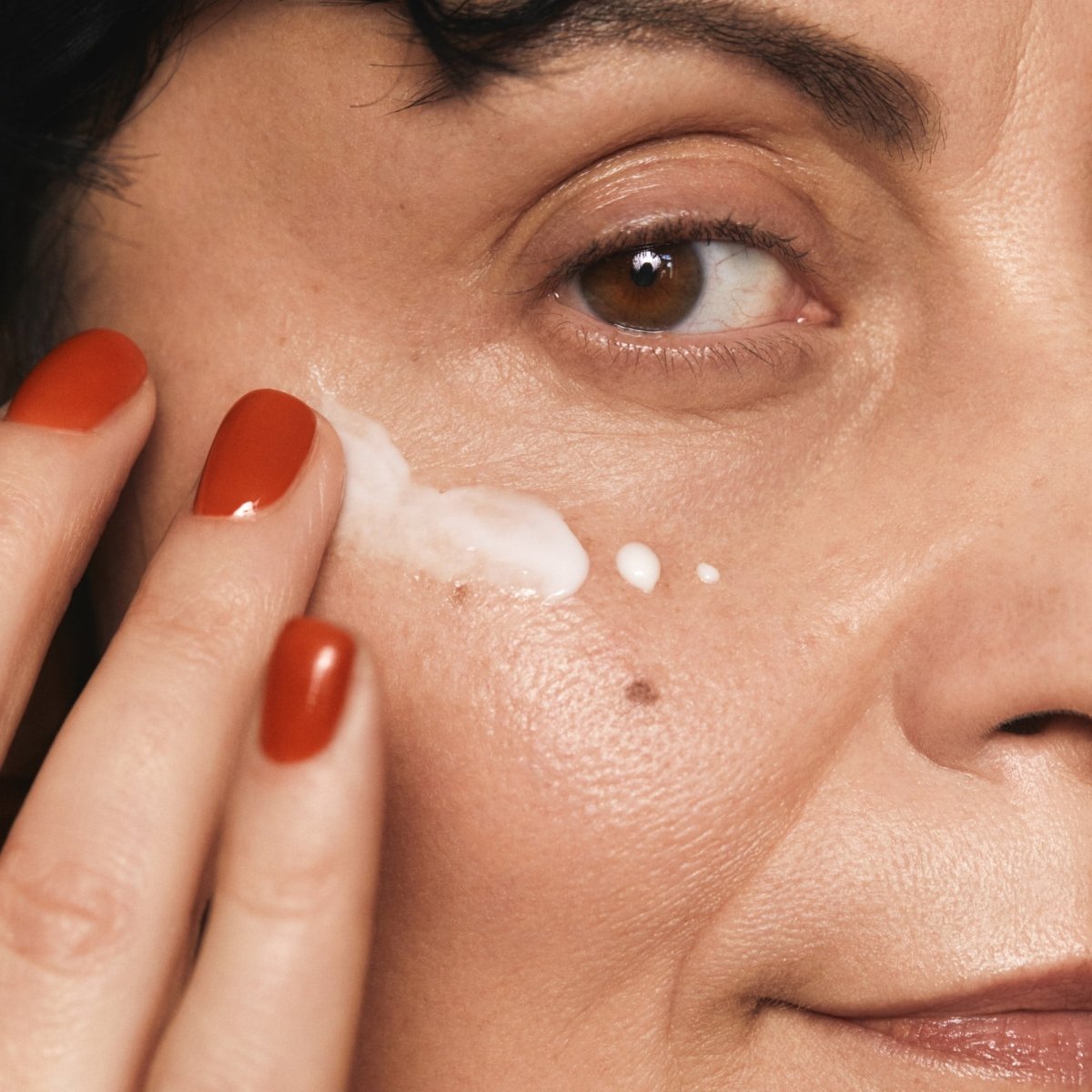Madara AGE PRO Contour Anti-Falten Augencreme, 15 ml - Madara