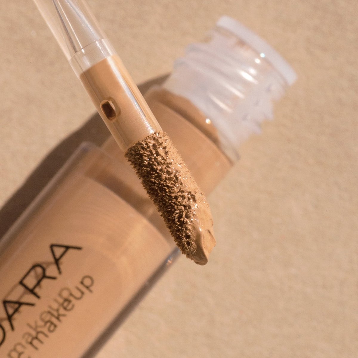 Madara Leuchtender perfektionierender Concealer Nr. 40 Golden Hour, 4 ml - Madara