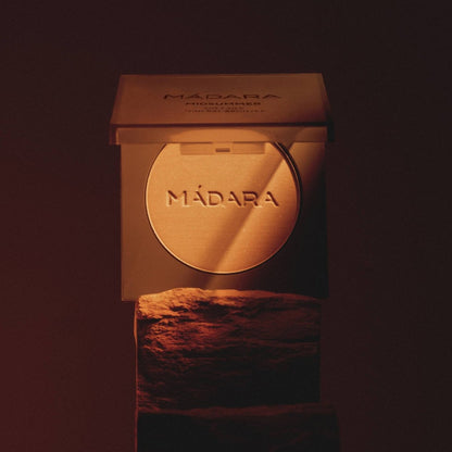 Madara MIDSUMMER Soft Silk Mineral Bronzer, 1 HEAT, 9 g - Madara
