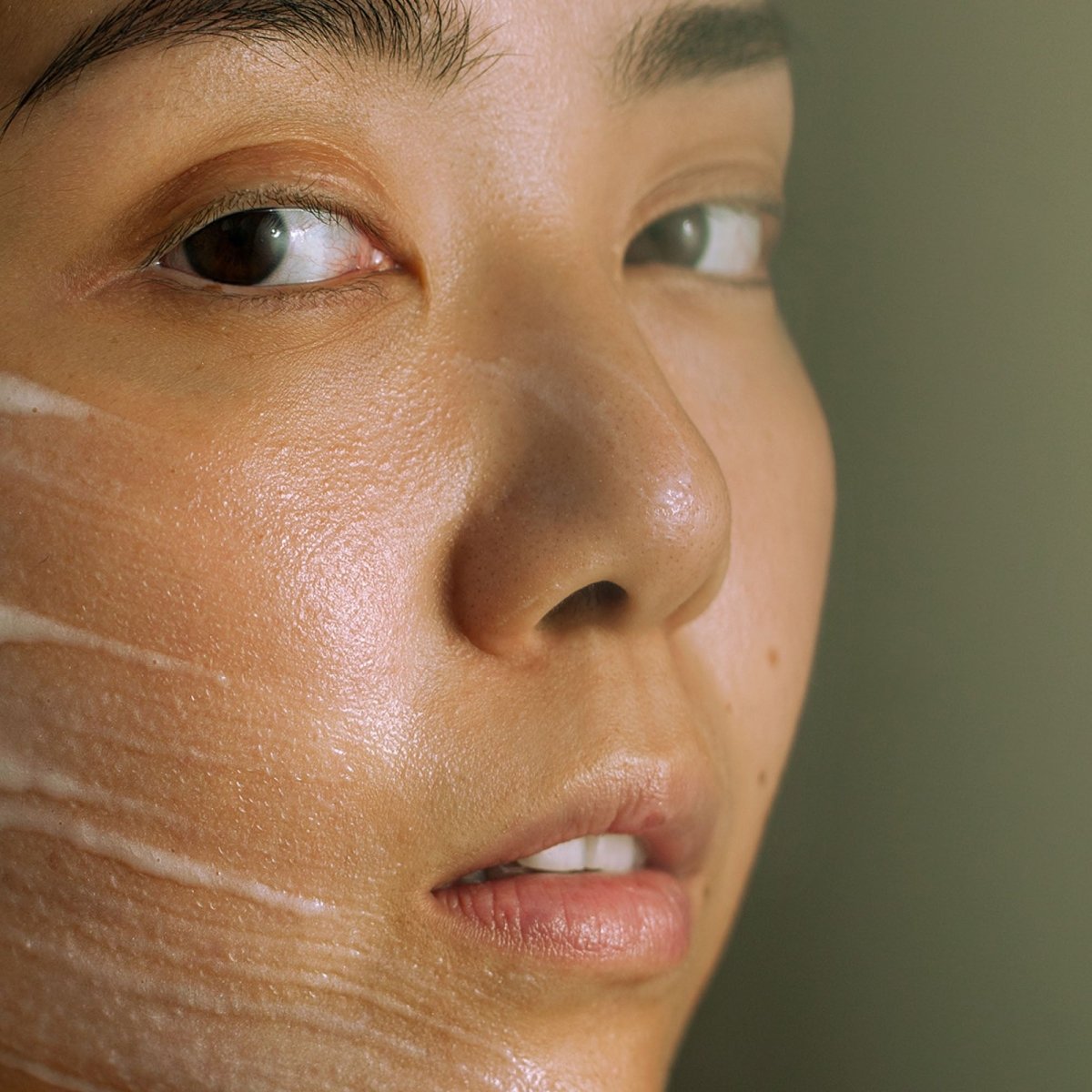 Madara PEEL Aufhellende 5% AHA Peeling Maske 60 ml - Madara