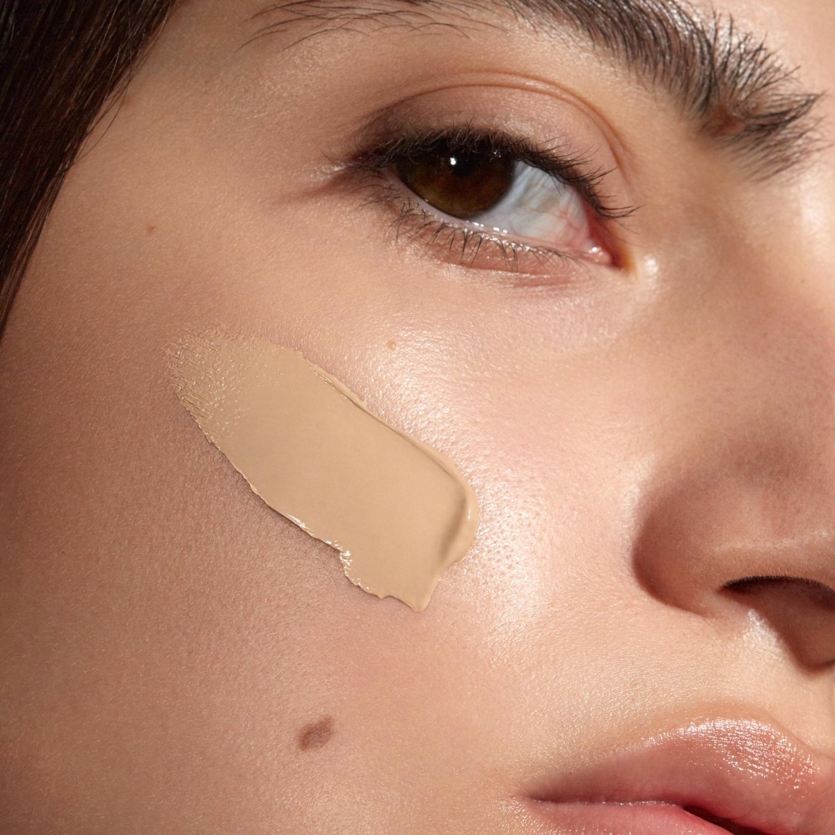 Madara SKINONYM Semi-Matte Peptide Foundation, 35 TRUE BEIGE, 30 ml - Madara