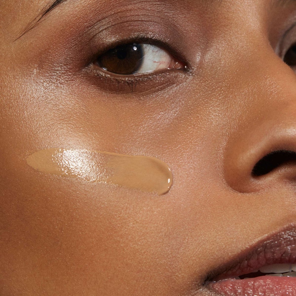 Madara SKINONYM Semi-Matte Peptide Foundation, 70 CARAMEL, 30 ml - Madara