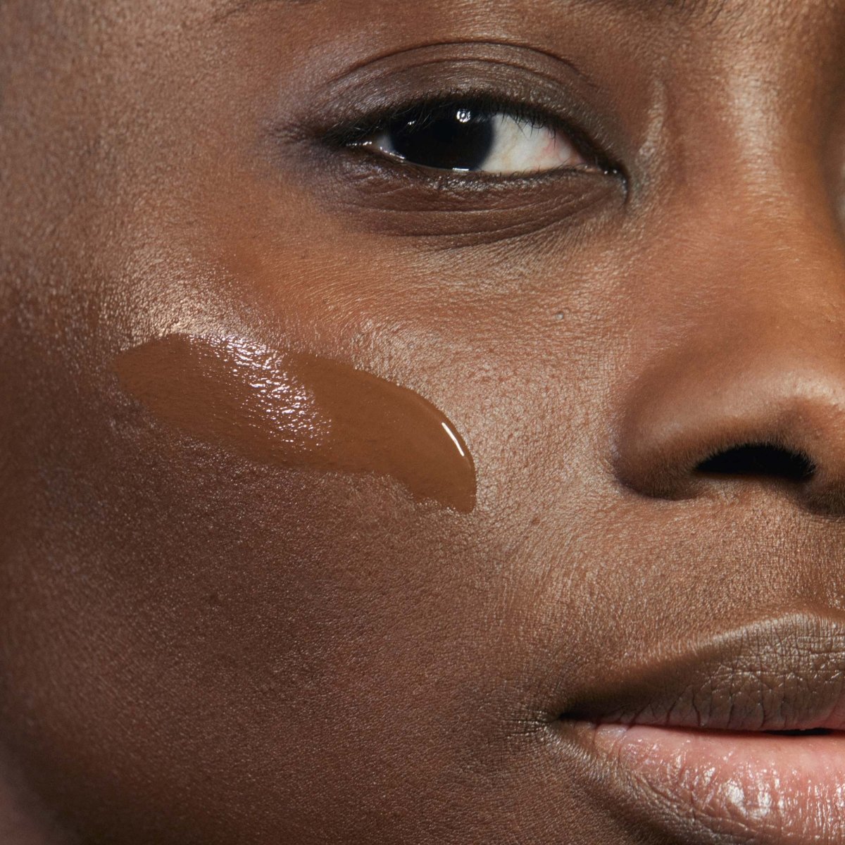 Madara SKINONYM Semi-Matte Peptide Foundation, 90 CHESTNUT, 30 ml - Madara