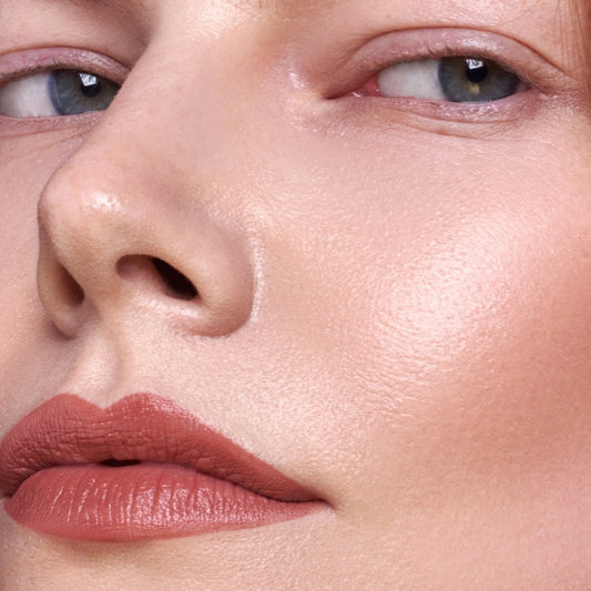Madara VELVET WEAR Matte Cream Lippenstift, 32 WARM NUDE - Madara