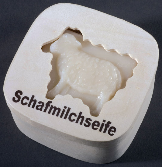 Saling Holzdose mit Schafmilchseife Lamm eckig 95 g - Saling